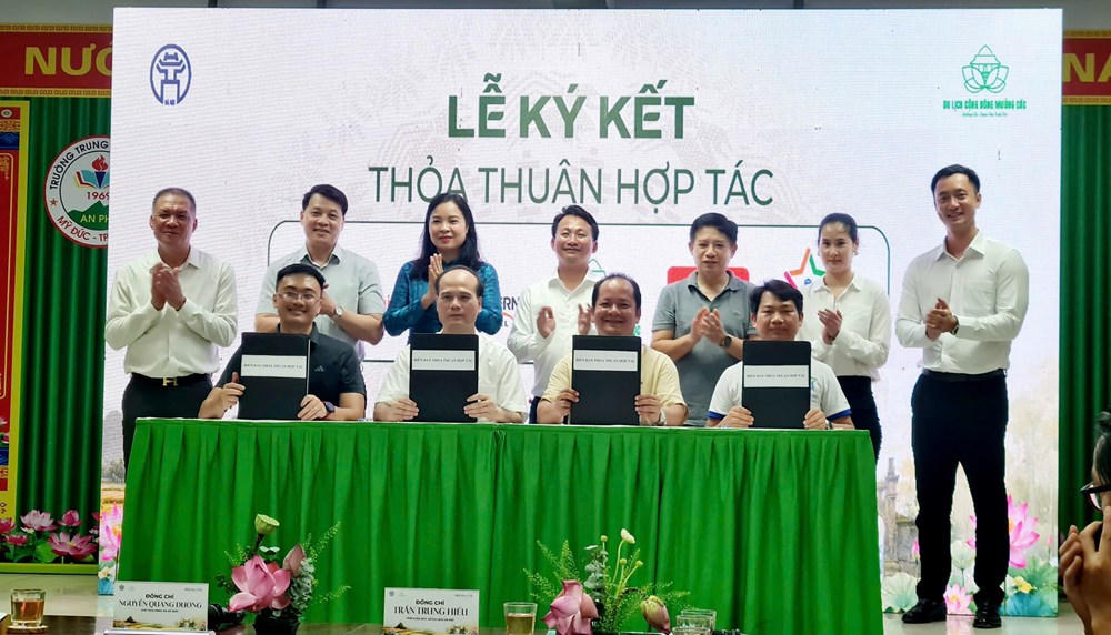 Lễ ký kết biên bản ghi nhớ hợp tác phát triển sản phẩm, dịch vụ du lịch