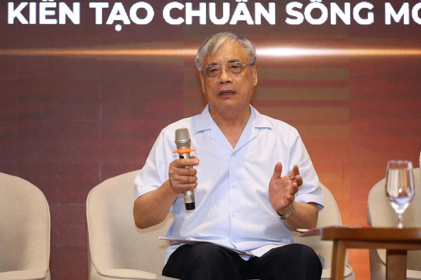 PGS. TS. Trần Đình Thiên, Thành viên Hội đồng Tư vấn chính sách tài chính - tiền tệ quốc gia, nguyên Viện trưởng Viện Kinh tế Việt Nam phát biểu tại hội thảo. Ảnh HT