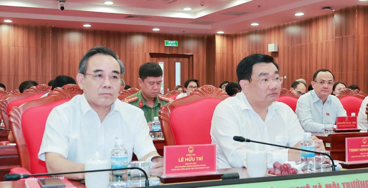 Lãnh đạo tỉnh Khánh Hòa tham dự buổi làm việc.
