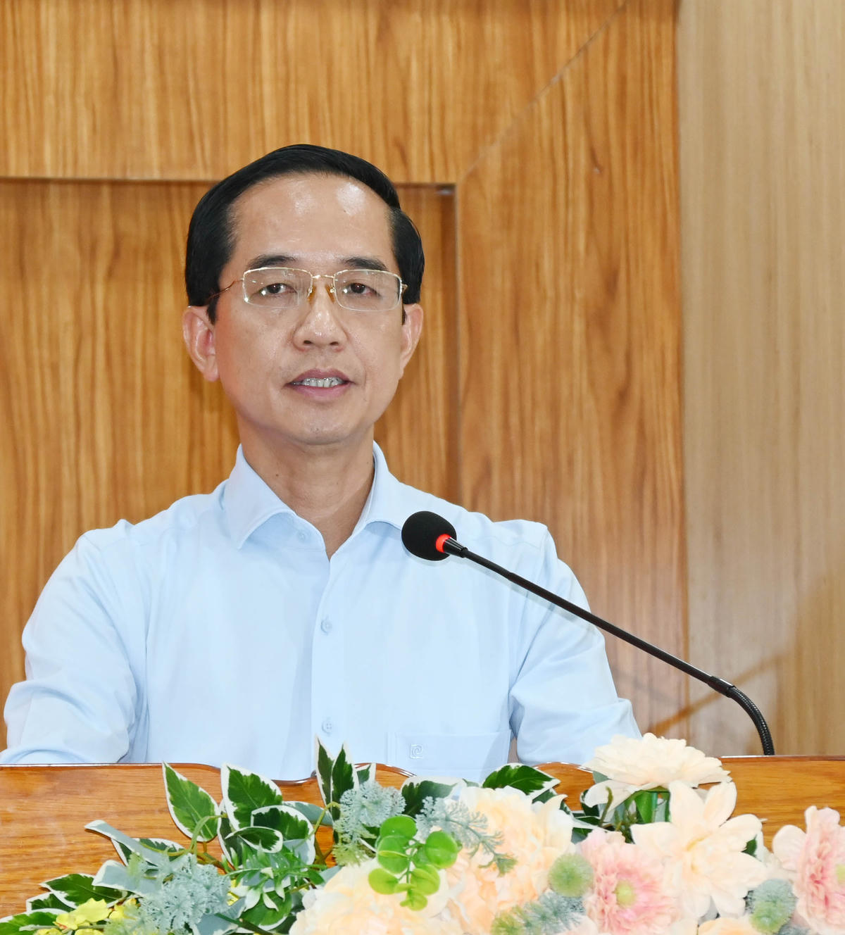 Phó Bí thư Tỉnh ủy, Chủ tịch Ủy ban MTTQ Việt Nam tỉnh Cà Mau Hồ Thanh Thủy phát biểu tại hội nghị. Ảnh Mai Thành 
