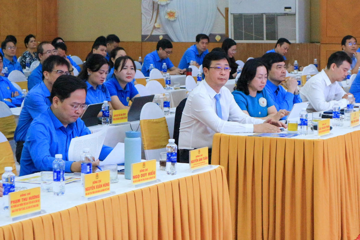 Các đại biểu tham dự tại hội nghị toàn quốc nghiên cứu, quán triệt Nghị quyết Đại hội. Ảnh: Quang Vinh
