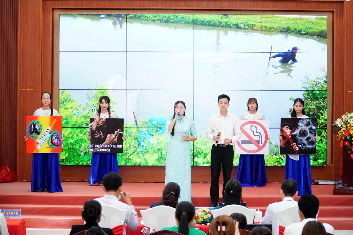 Tuyên truyền viên giỏi xây dựng môi trường không khói thuốc