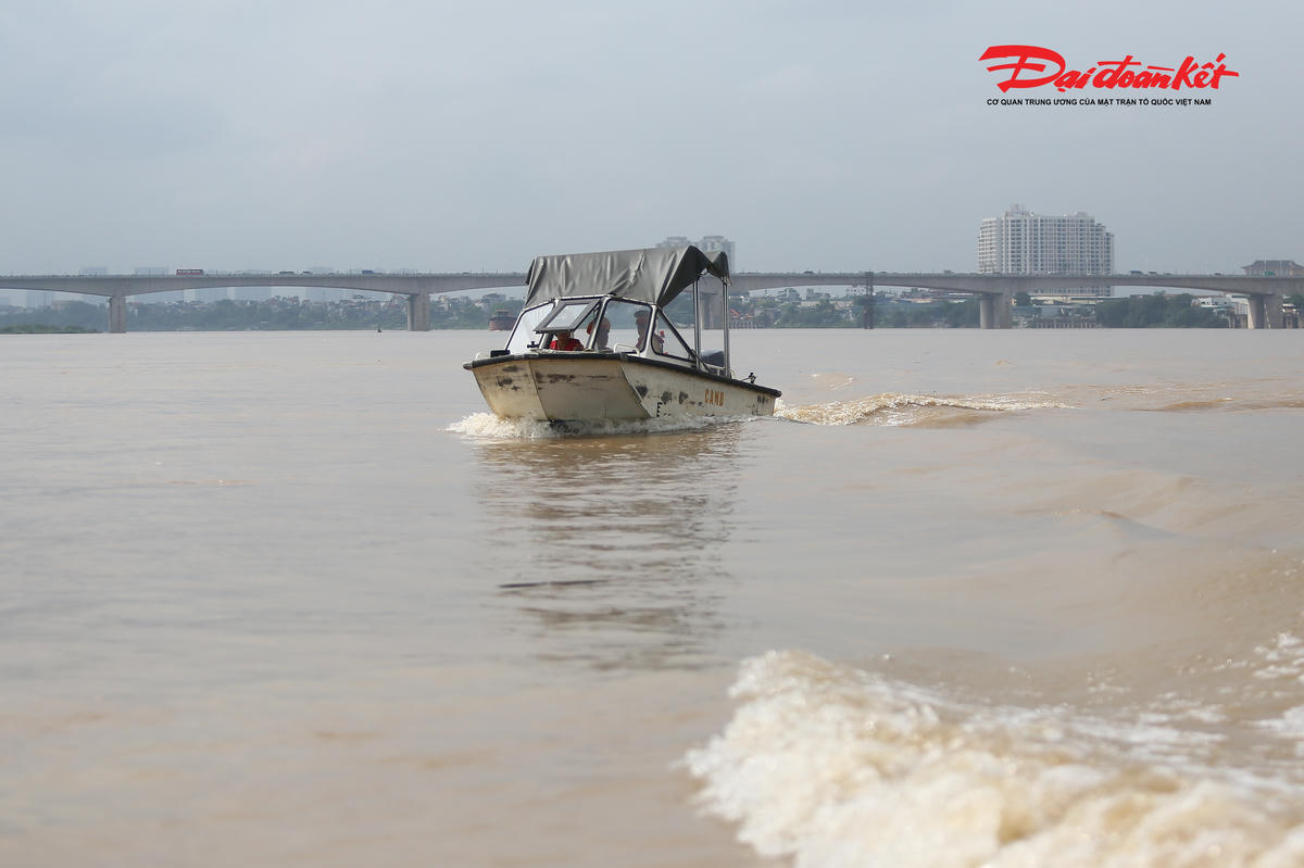 Hiện trên địa bàn Đội Cảnh sát đường thủy số 2 quản lý có 4 công trình vượt sông đang được triển khai gồm cầu Tứ Liên, cầu Trần Hưng Đạo, cầu Ngọc Hồi và cầu Mễ Sở.