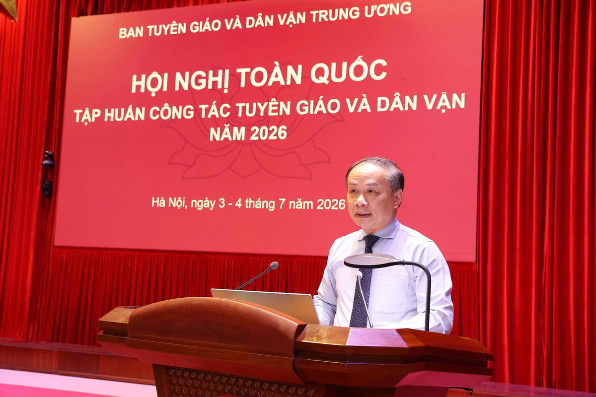 Ủy viên Trung ương Đảng, Phó Trưởng Ban Thường trực Ban Tuyên giáo và Dân vận Trung ương Phạm Tất Thắng phát biểu khai mạc hội nghị.