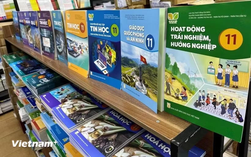 Học sinh toàn quốc được miễn phí sách giáo khoa từ năm học 2029-2030. (Ảnh: Vietnam+).