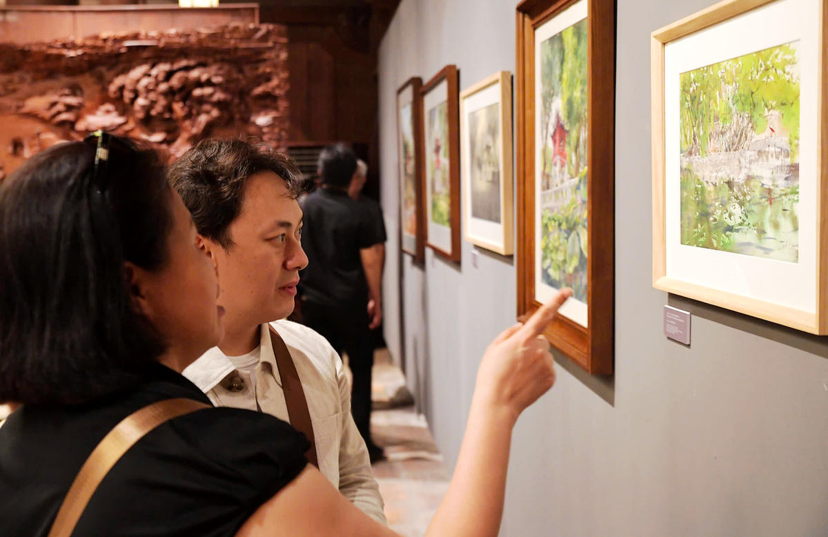 Triển lãm thu hút sự quan tâm của công chúng.