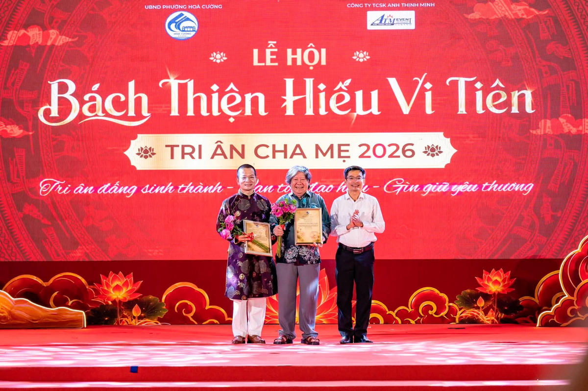 Đà Nẵng: Chương trình tri ân cha mẹ tại Phố đi bộ Bạch Đằng