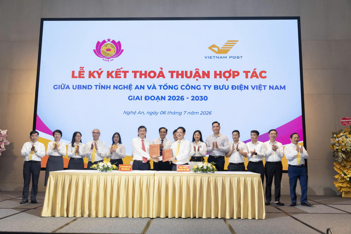Lễ ký kết thỏa thuận hợp tác giai đoạn 2026-2030 giữa UBND tỉnh Nghệ An và Tổng công ty Bưu điện Việt Nam.