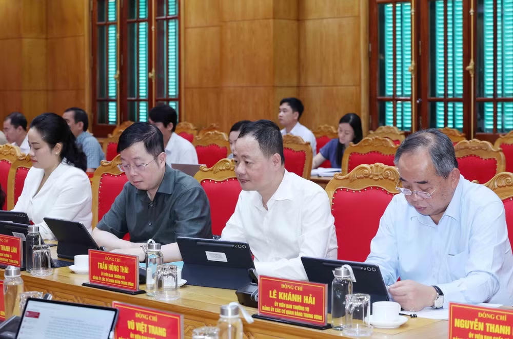 hoi-nghi-ban-thuong-vu-dang-uy-cac-co-quan-dang-trung-uong-thang-62026-3.jpg