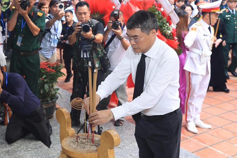 Thủ tướng Lê Minh Hưng: Bằng mọi giá, phải nỗ lực, quyết tâm cao nhất để tìm kiếm, quy tập và xác định danh tính hài cốt liệt sĩ- Ảnh 4.