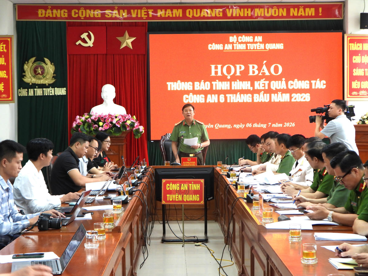 Quang cảnh buổi họp báo.