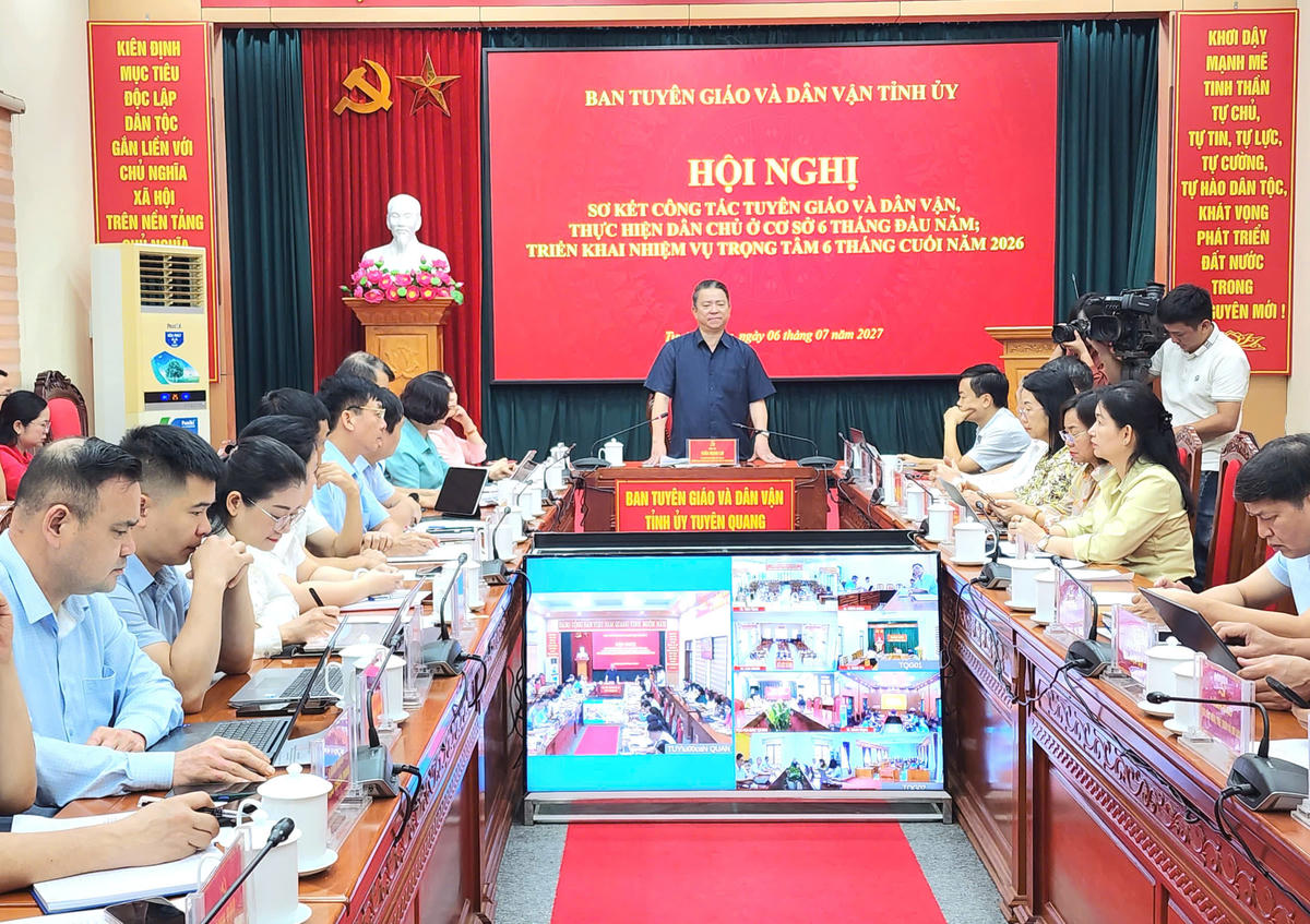 Ông Trần Mạnh Lợi, Ủy viên Ban Thường vụ Tỉnh ủy, Trưởng ban Tuyên giáo và Dân vận Tỉnh ủy Tuyên Quang chủ trì Hội nghị.