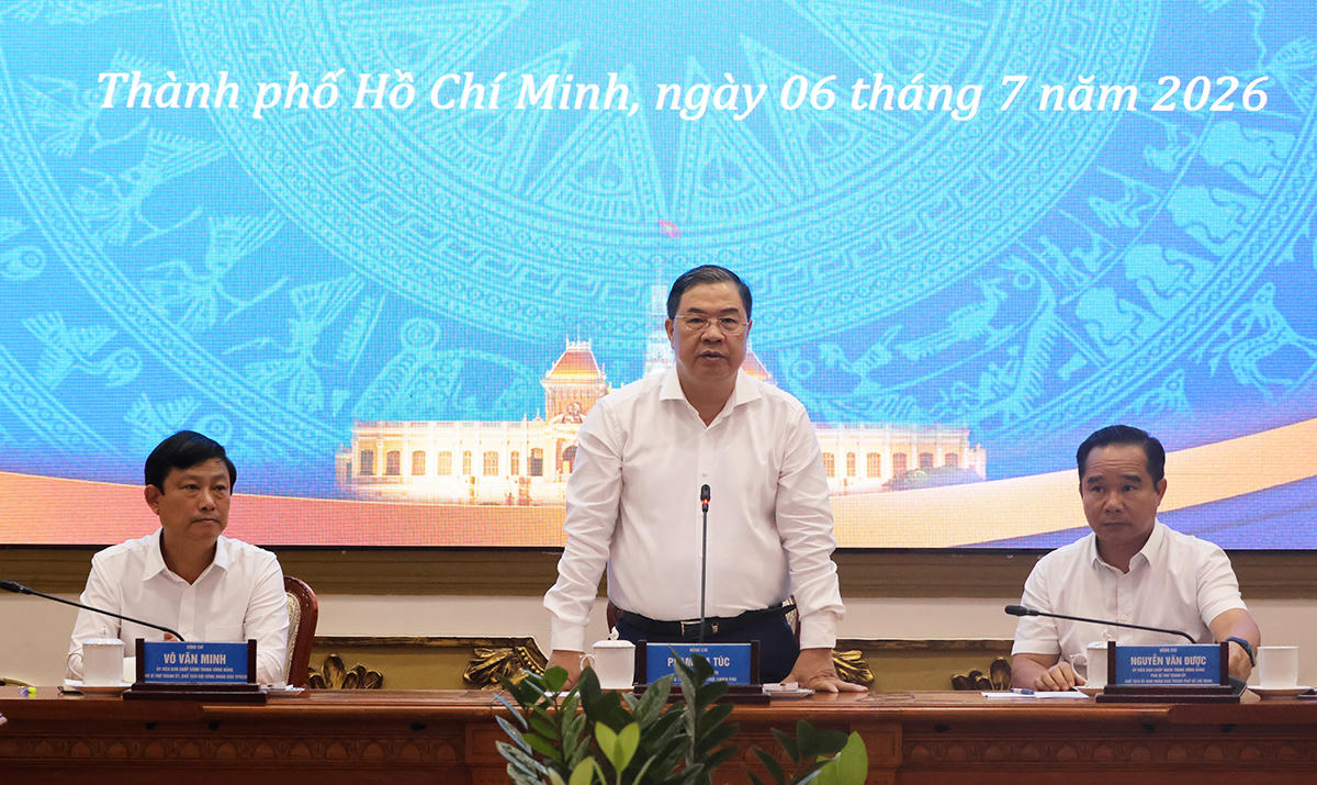 Phó Thủ tướng Thường trực Phạm Gia Túc phát biểu tại buổi làm việc. Ảnh: H.L