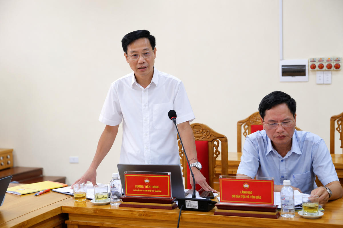Ông Lương Tiến Trình, Phó Chủ tịch Uỷ ban MTTQ Việt Nam tỉnh Lạng Sơn phát biểu tại buổi làm việc.
