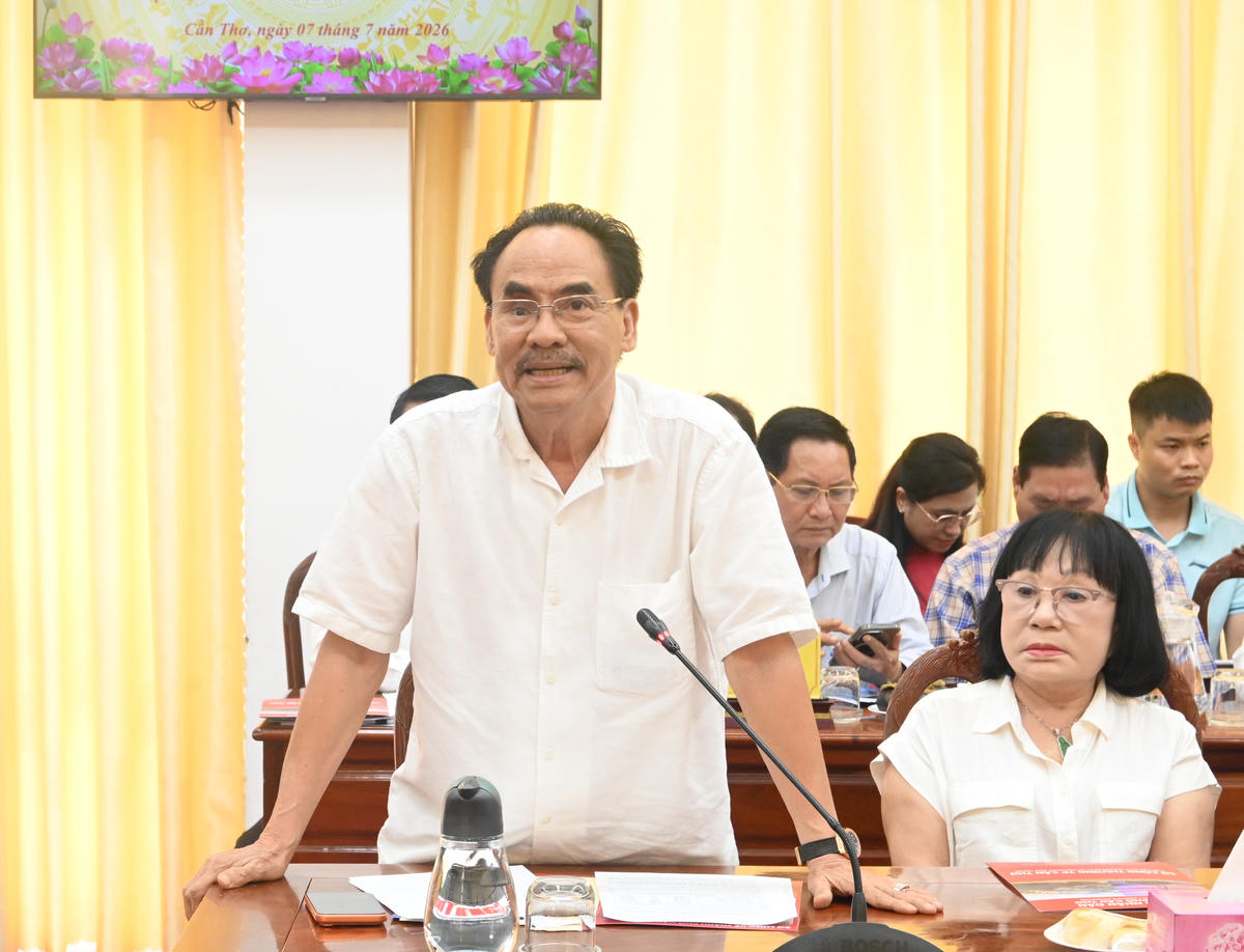 Ông Huỳnh Trung Quang - Tổng Giám đốc Công ty TNHH Thép Tây Đô&nbsp;đề nghị thành phố quan tâm hỗ trợ bố trí quỹ đất phát triển công nghiệp luyện kim phù hợp với diện tích khoảng 30 ha. Ảnh HT