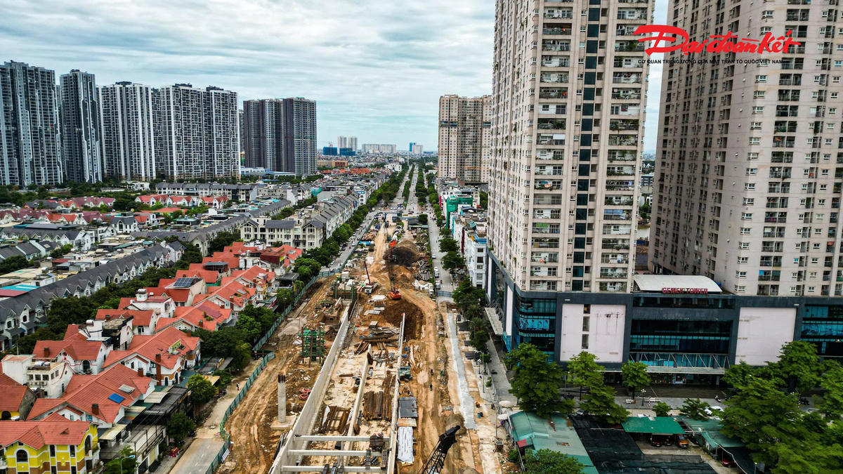 Nút giao gần 2.400 tỷ đồng ở cửa ngõ phía Tây Hà Nội dần lộ diện sau hơn một năm thi công