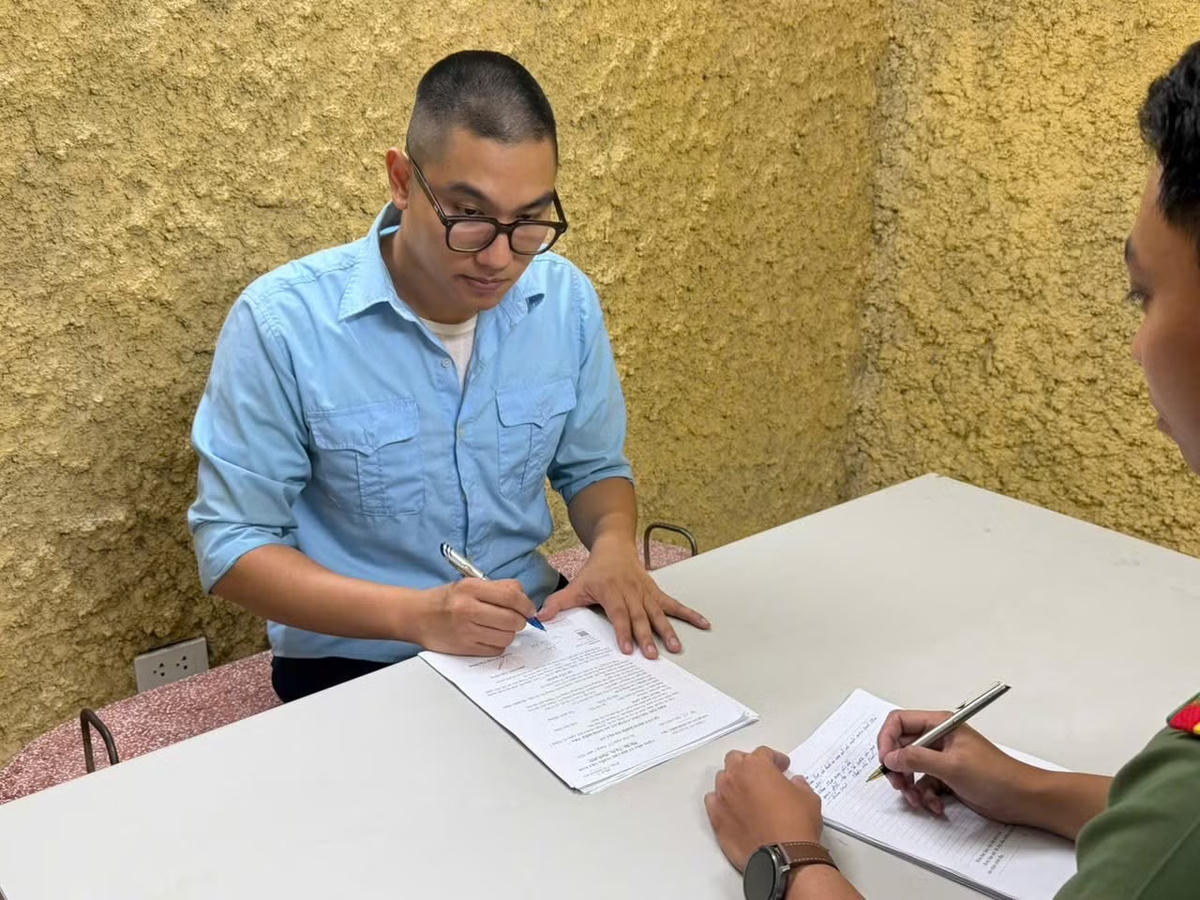 Khởi tố, bắt tạm giam 2 bị can liên quan cuốn sách "Chuyện với Thanh"