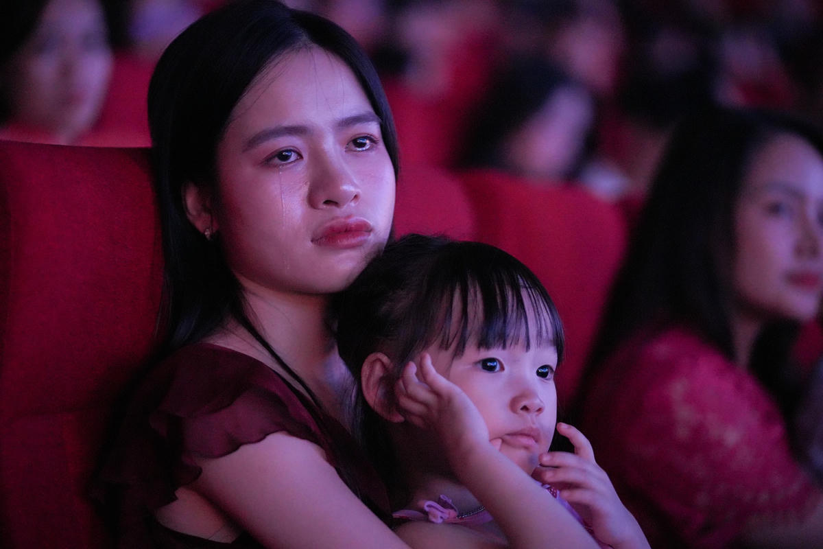 Buổi diễn “Pre-show” của “Đất Nước Thiên Hùng Ca” khiến nhiều khán giả xúc động.