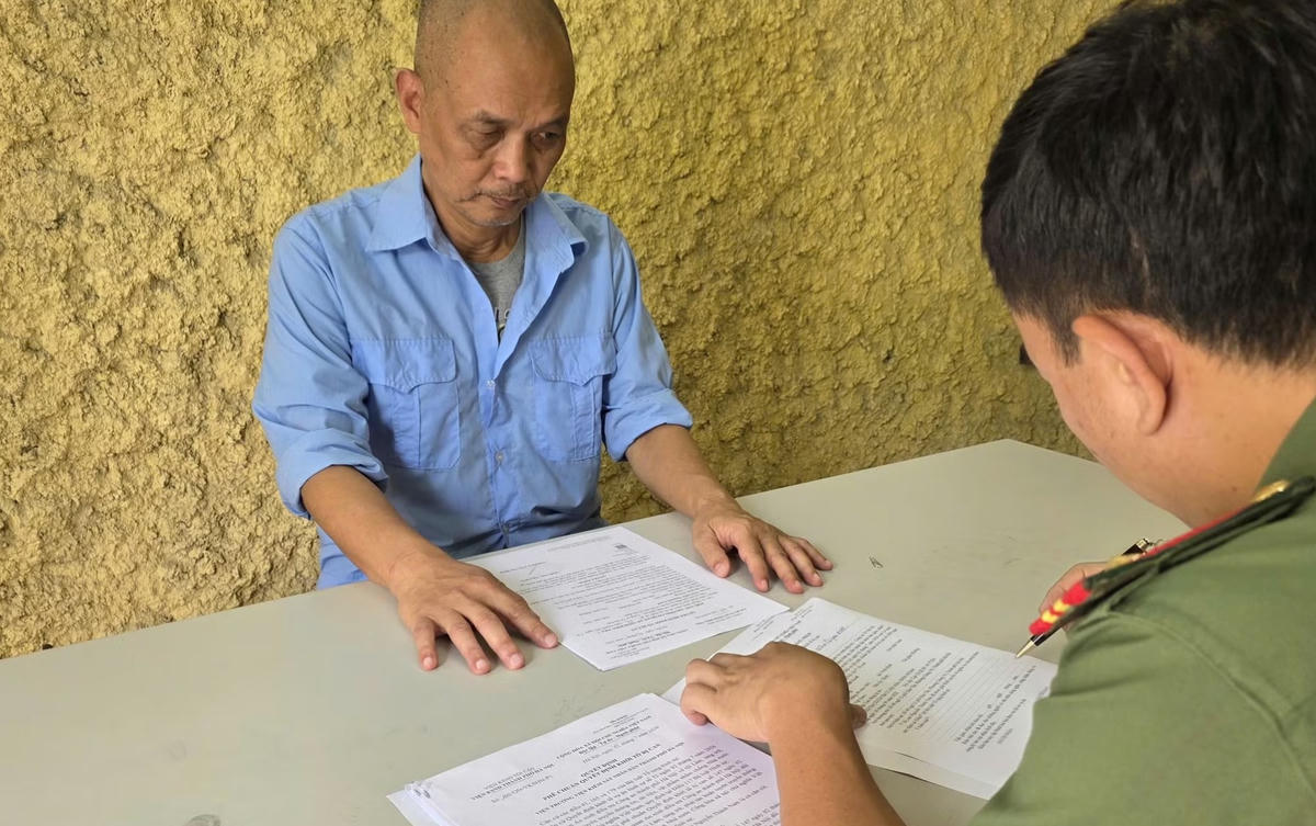 Khởi tố, bắt tạm giam 2 bị can liên quan cuốn sách "Chuyện với Thanh"