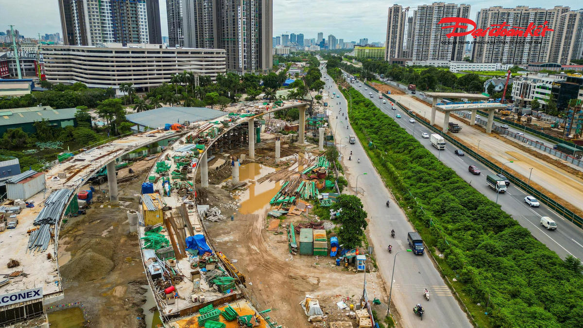 Nút giao gần 2.400 tỷ đồng ở cửa ngõ phía Tây Hà Nội dần lộ diện sau hơn một năm thi công