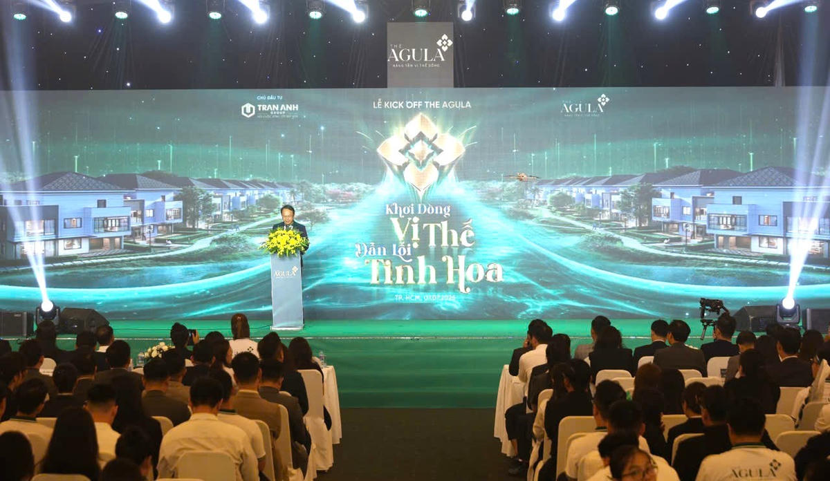 Lãnh đạo Tập đoàn Trần Anh Group phát biểu tại Lễ Kick-off dự án THE AGULA.