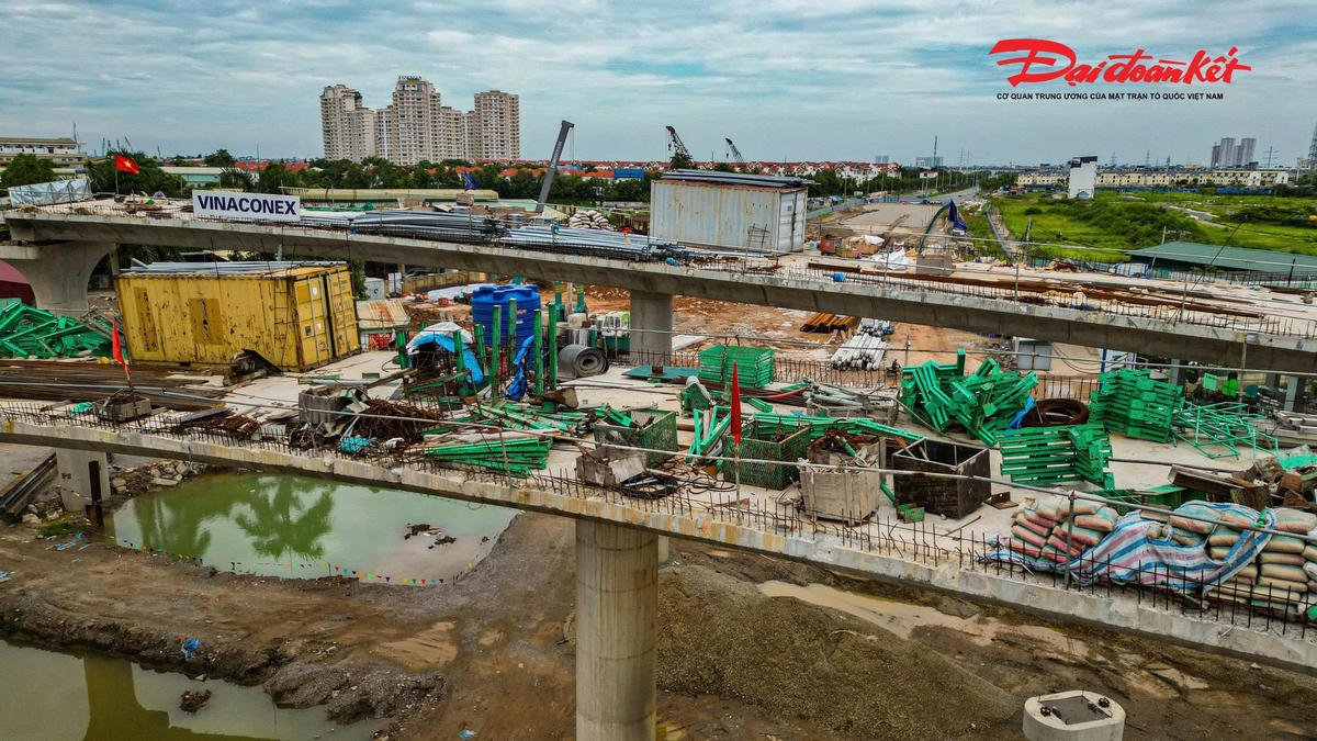 Nút giao gần 2.400 tỷ đồng ở cửa ngõ phía Tây Hà Nội dần lộ diện sau hơn một năm thi công