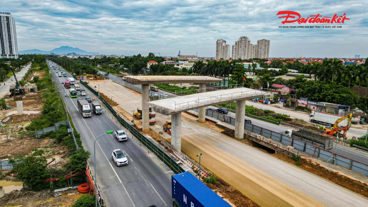 Nút giao gần 2.400 tỷ đồng ở cửa ngõ phía Tây Hà Nội dần lộ diện sau hơn một năm thi công