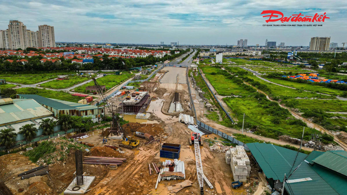 Nút giao gần 2.400 tỷ đồng ở cửa ngõ phía Tây Hà Nội dần lộ diện sau hơn một năm thi công