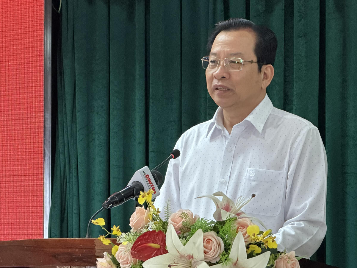 Phó Chủ tịch UBND thành phố Cần Thơ Vương Quốc Nam phát biểu chỉ đạo hội nghị. Ảnh HT