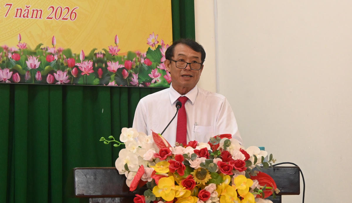 Ông Nguyễn Văn Khởi - Phó Chủ tịch UBND TP Cần Thơ thông tin tình hình kinh tế - văn hóa xã hội thành phố 6 tháng đầu năm 2026 và nhiệm vụ trọng tâm 6 tháng cuối năm 2026. Ảnh Hồng Thắm