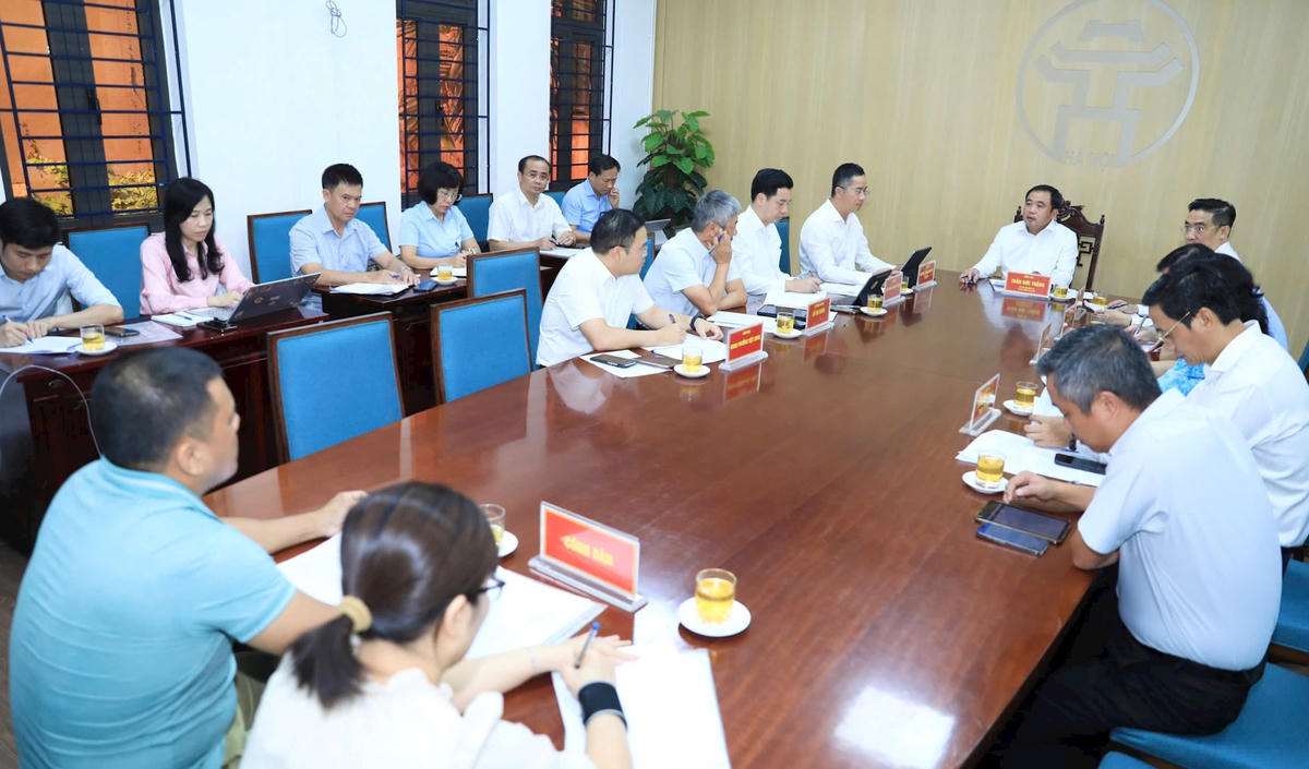 Bí thư Thành ủy Hà Nội Trần Đức Thắng chủ trì buổi tiếp công dân.