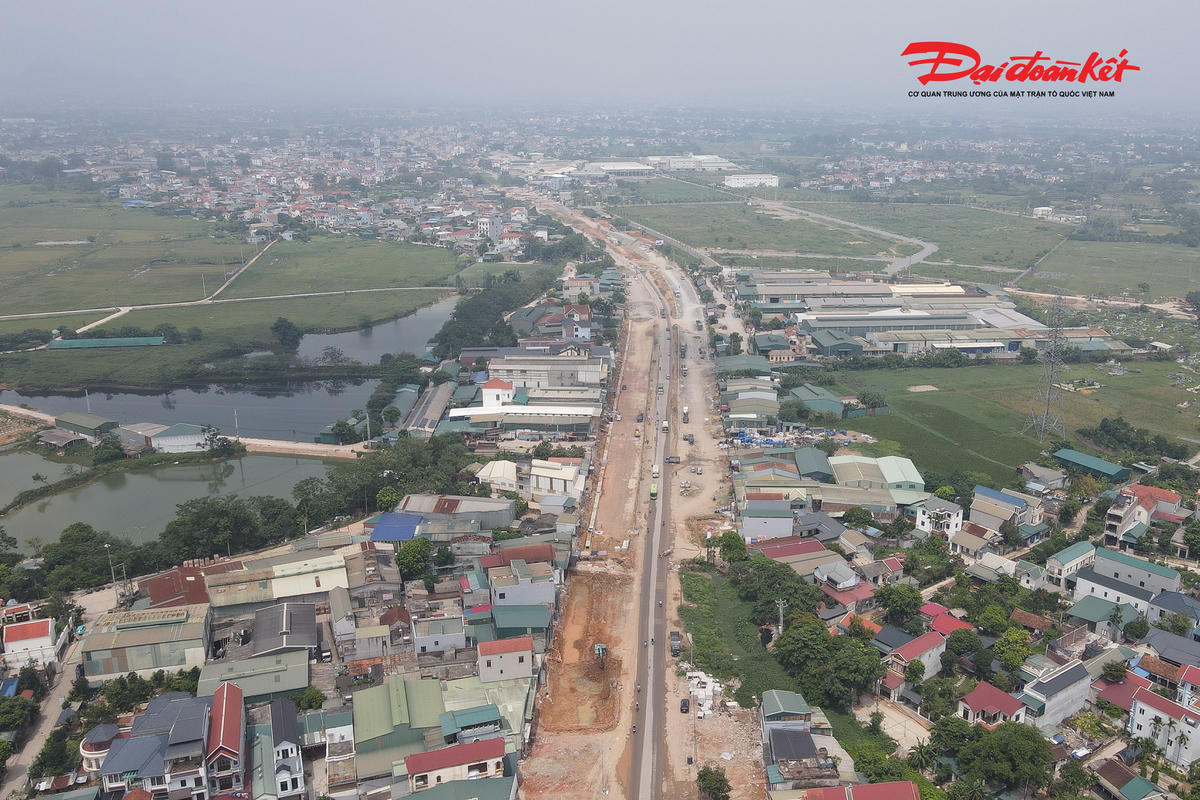 Dự án cải tạo, mở rộng Quốc lộ 6 đoạn Ba La - Xuân Mai có ý nghĩa quan trọng trong việc nâng cao năng lực kết nối khu vực phía Tây Thủ đô và giảm áp lực giao thông trên tuyến cửa ngõ. Tuy nhiên, cùng với việc đẩy nhanh tiến độ, công tác bảo đảm an toàn tại công trường, duy trì lối đi cho người dân và hạn chế ảnh hưởng đến đời sống khu dân cư cần tiếp tục được nhà thầu thực hiện nghiêm túc trong suốt quá trình thi công.
