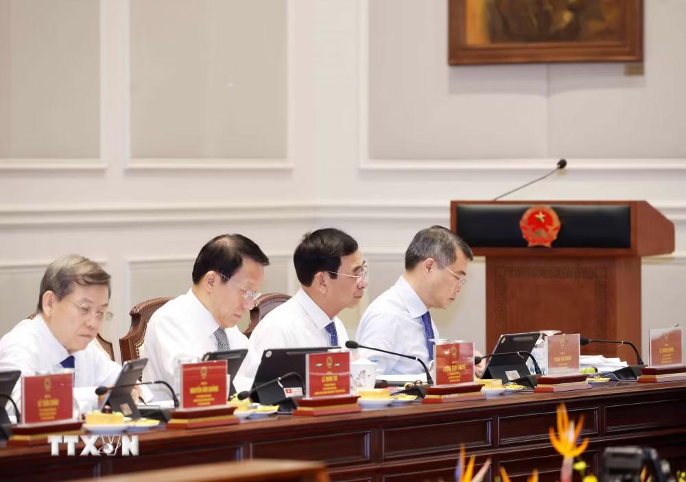 ttxvn-phien-hop-thu-nhat-ban-chi-dao-trung-uong-ve-hoan-thien-the-che-va-thuc-thi-phap-luat-22-5.jpg