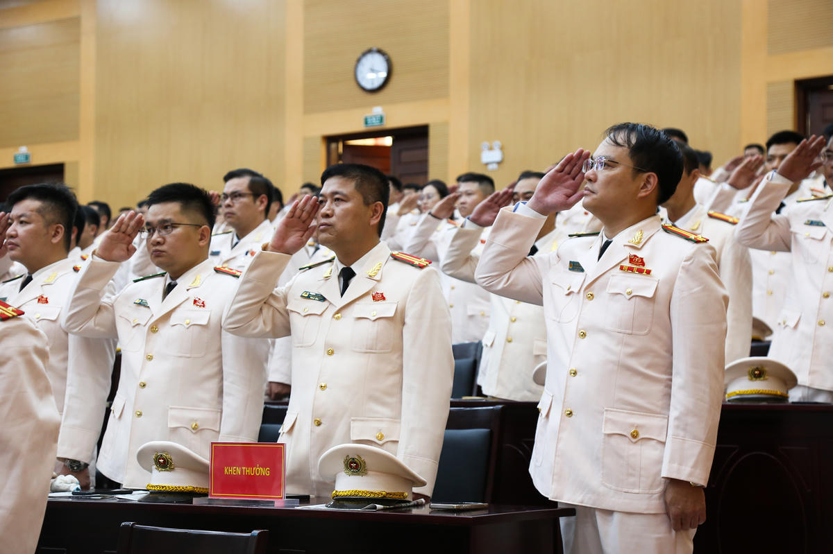 Buổi lễ có sự tham dự của đông đảo cán bộ, chiến sĩ trong lực lượng Công an tỉnh Cao Bằng. Ảnh: Hân Nguyễn.