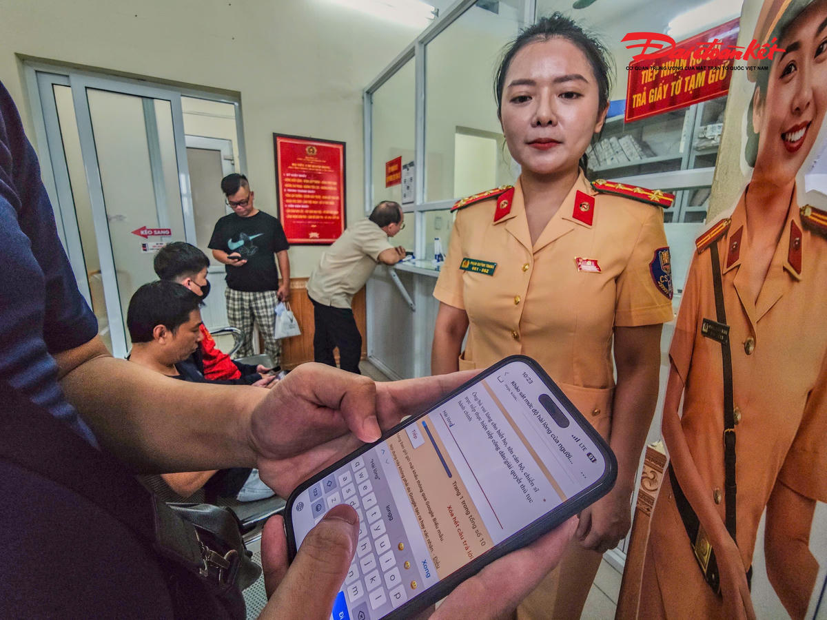 Theo Phòng CSGT Công an TP Hà Nội, từ 15/6 đến 7/7/2026, thông qua hệ thống mã QR, đơn vị đã tiếp nhận 1.850 lượt đánh giá của người dân đối với chất lượng giải quyết thủ tục hành chính.