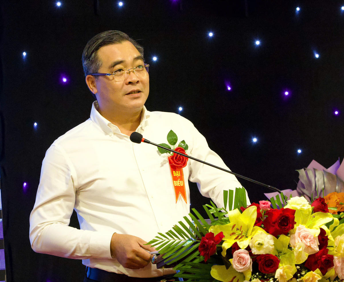 Ông Nông Việt Yên, Giám đốc Sở Văn hóa, Thể thao và Du lịch tỉnh Lào Cai phát biểu tại hội nghị. Ảnh: Nguyễn Hải.
