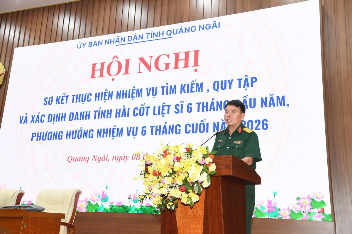Đại tá Trịnh Công Sơn, Phó Chính ủy Bộ Chỉ huy Quân sự tỉnh Quảng Ngãi phát biểu tại hội nghị. Ảnh: BT.