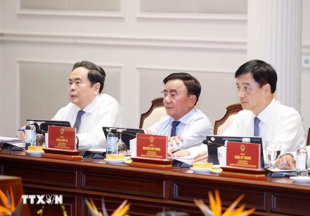 ttxvn-phien-hop-thu-nhat-ban-chi-dao-trung-uong-ve-hoan-thien-the-che-va-thuc-thi-phap-luat-22-4.jpg