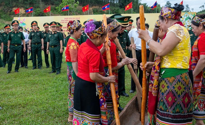 Tổng duyệt các hoạt động giao lưu tại Nhà văn hóa thôn Thủy Phong, xã Kim Bảng. Ảnh: Báo QĐND