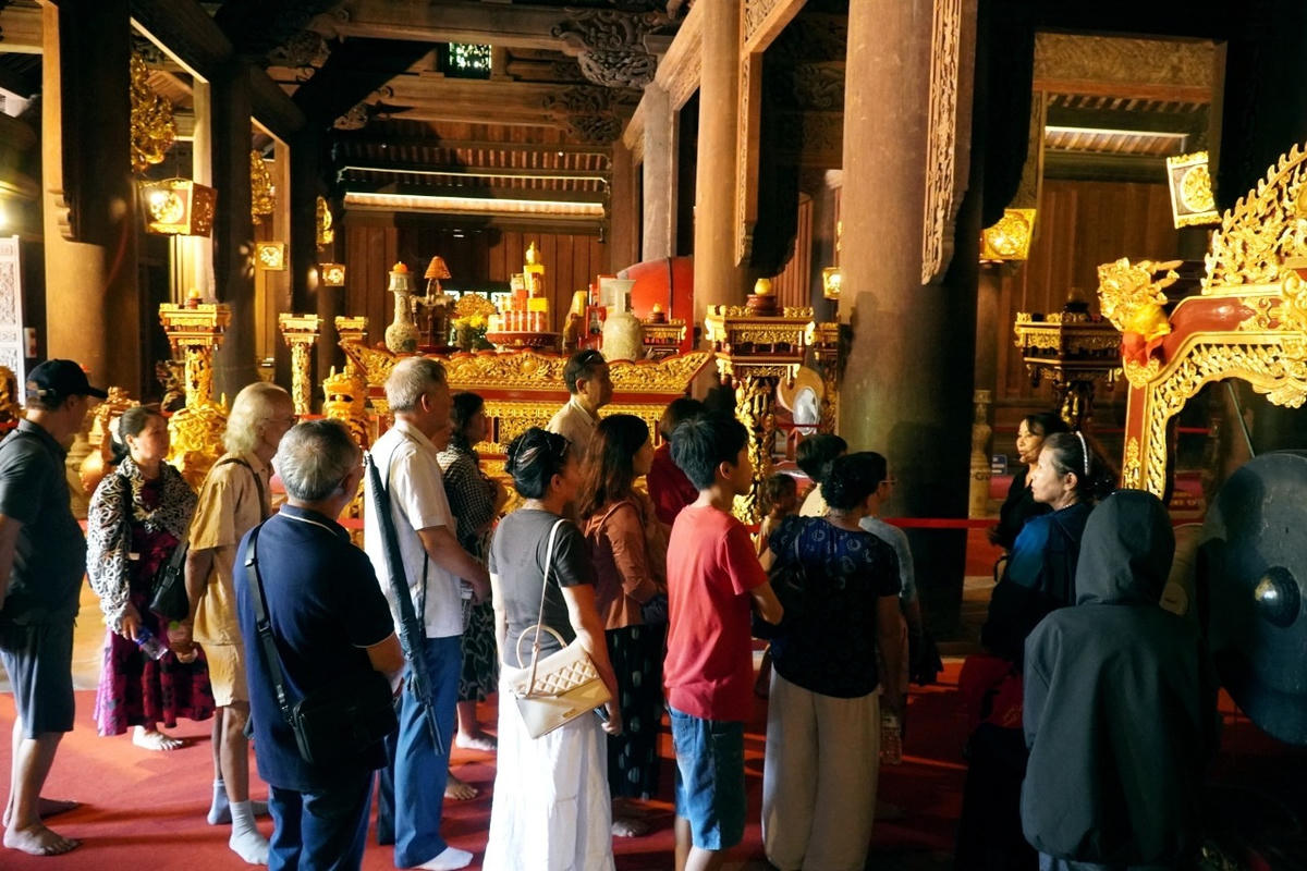 Khu di tích Quốc gia đặc biệt Lam Kinh đón trung bình trên 2.000 lượt khách tham quan mỗi ngày. Ảnh: Đình Minh 