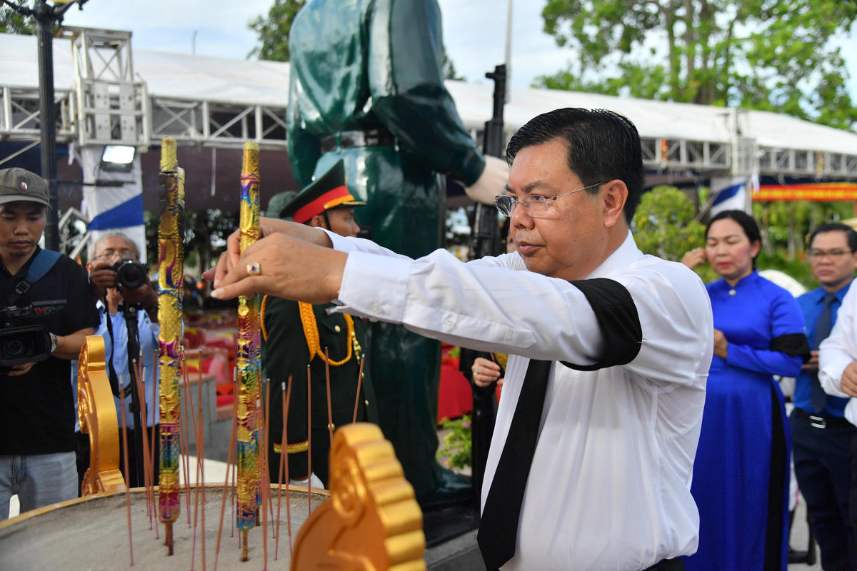An Giang: Truy điệu và an táng 235 hài cốt liệt sĩ