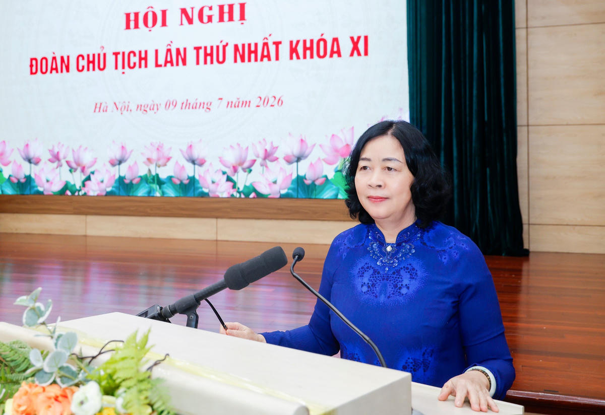 Ủy viên Bộ Chính trị, Bí thư Trung ương Đảng, Bí thư Đảng ủy MTTQ, các đoàn thể Trung ương, Chủ tịch Bùi Thị Minh Hoài phát biểu tại Hội nghị. Ảnh: Quang Vinh.