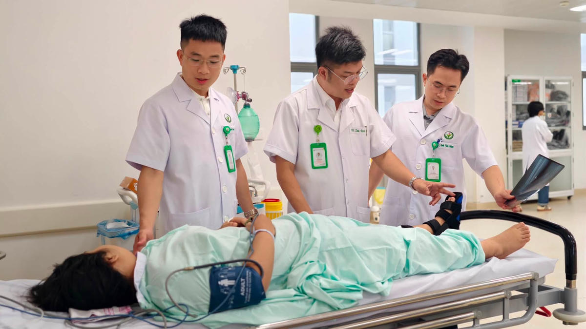 Bệnh nhân được mổ đầu tiên tại Bệnh viện Hữu Nghị Việt Đức cơ sở Ninh Bình. Ảnh: BVCC.