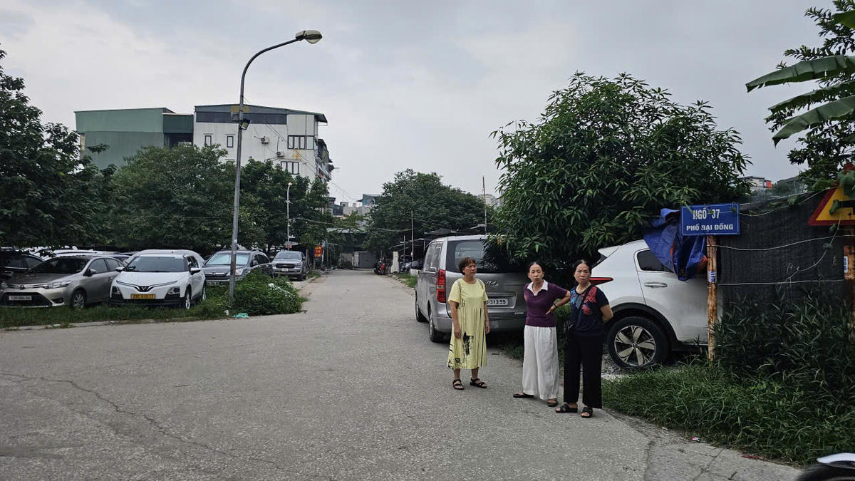Khu đất hiện nay đã "mọc" lên bãi trông giữ xe ô tô. Ảnh: Đạt Lê