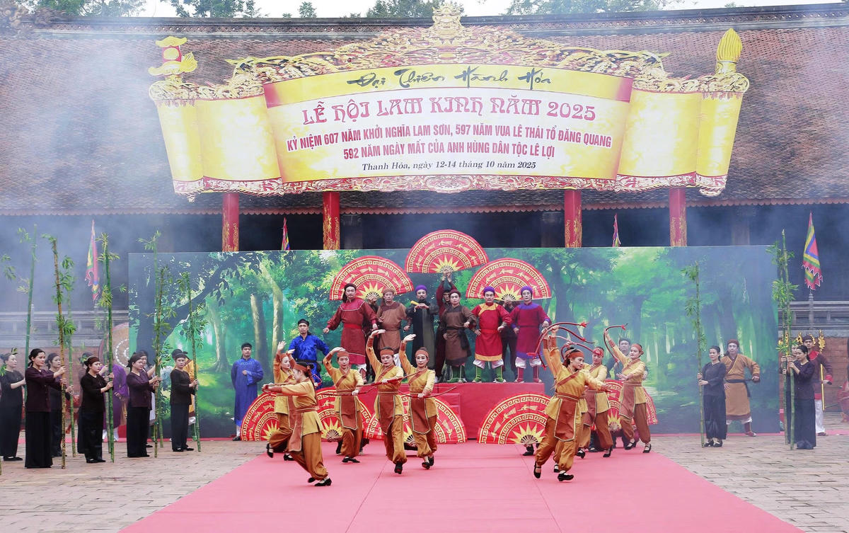 Lễ hội Lam Kinh - một trong những lễ hội truyền thống lớn nhất cả nước, được tổ chức thường niên từ ngày 21 - 23/8 âm lịch. Ảnh: Đình Minh