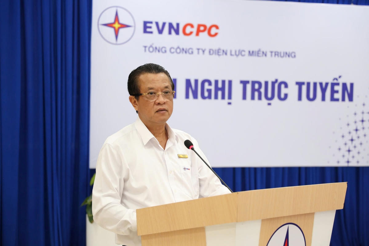 Tổng giám đốc EVNCPC Ngô Tấn Cư ghi nhận và biểu dương những nỗ lực của các đơn vị trong 6 tháng đầu năm. Ảnh: Phương Nam.