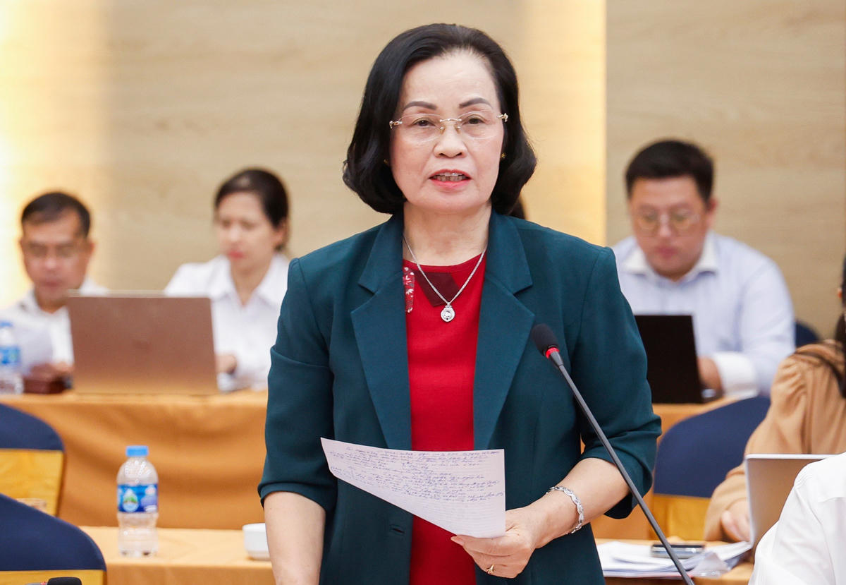 Bà Bùi Thị Thanh - Ủy viên Đoàn Chủ tịch, nguyên Phó Chủ tịch UBTƯ MTTQ Việt Nam phát biểu tại Hội nghị. Ảnh: Quang Vinh.