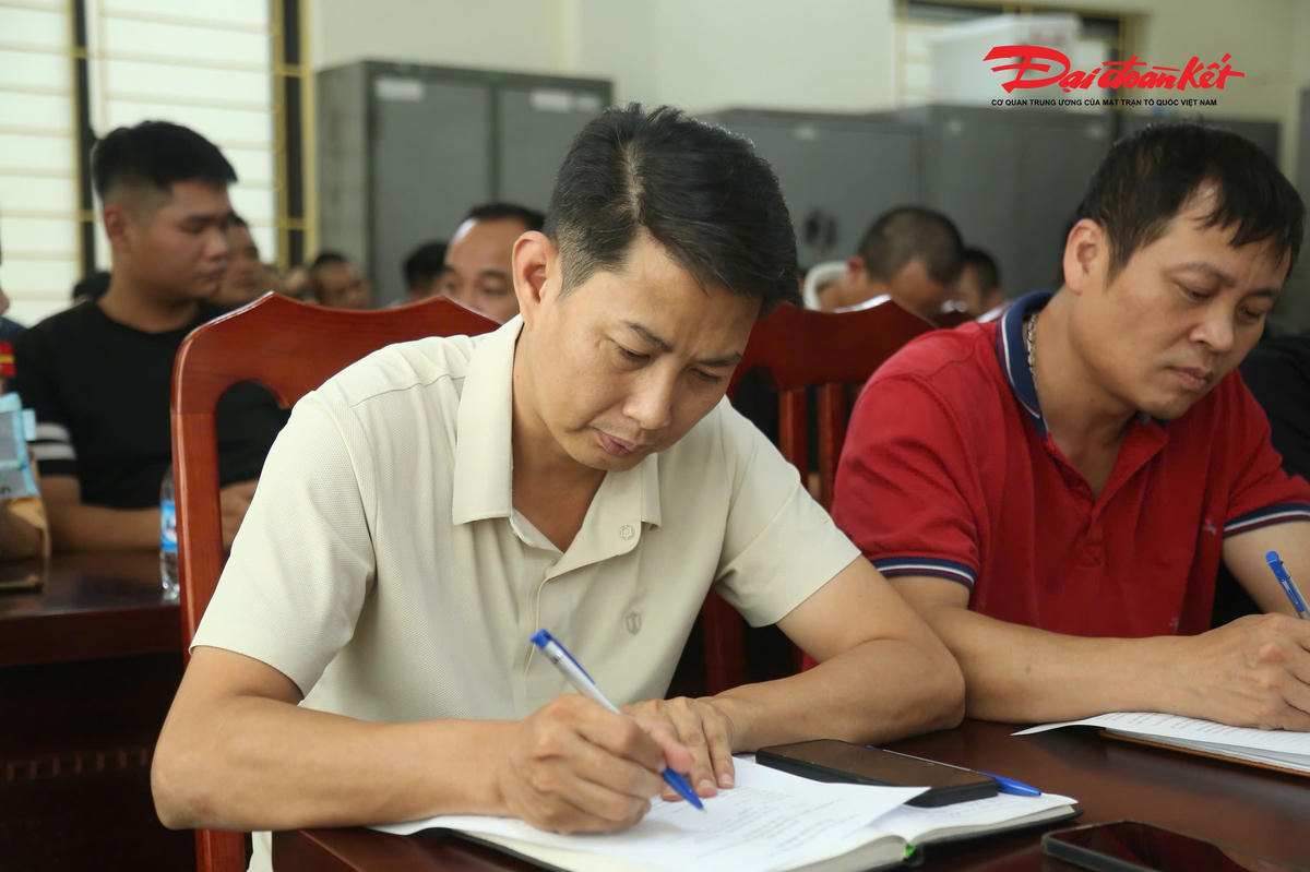 CSGT Hà Nội ký cam kết với doanh nghiệp vận tải về an toàn giao thông