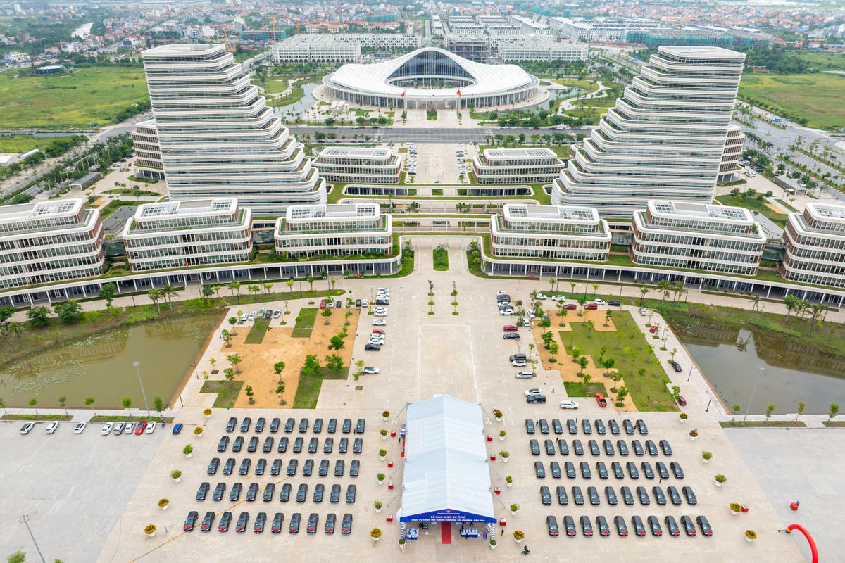 Sự kiện bàn giao 99 xe ô tô điện cho các xã, phường, đặc khu của thành phố Hải Phòng. Ảnh: ĐT.