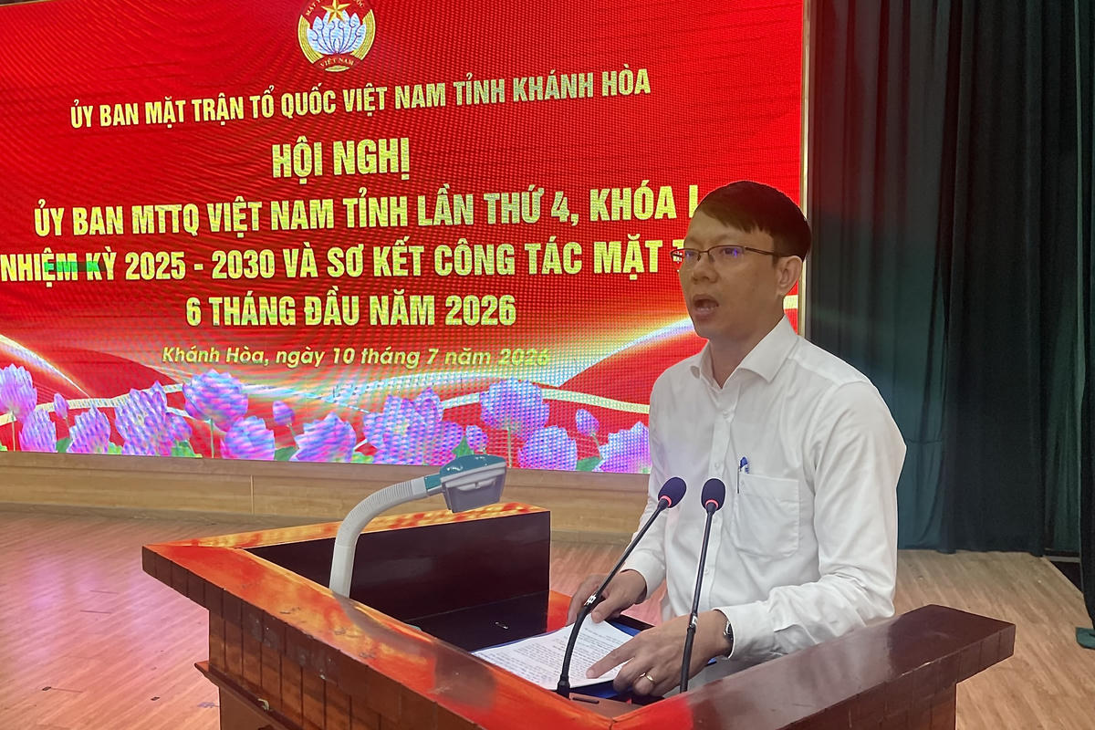 Ông Nguyễn Thanh Hà, Phó Chủ tịch UBND tỉnh Khánh Hòa phát biểu tại hội nghị.